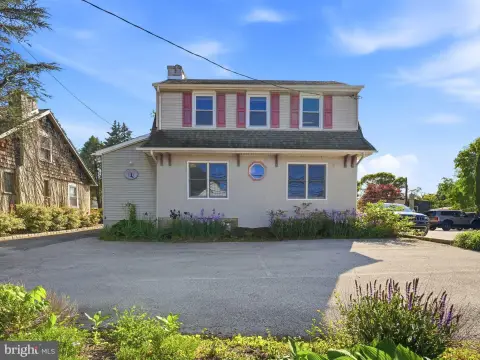 Professional Office Building in Media