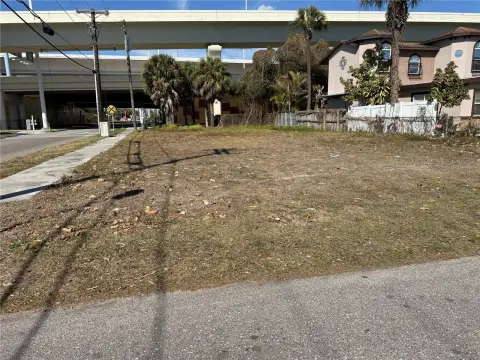 Vacant Lot Near Tampa Hotspots