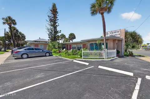 Motel with Ocean Views