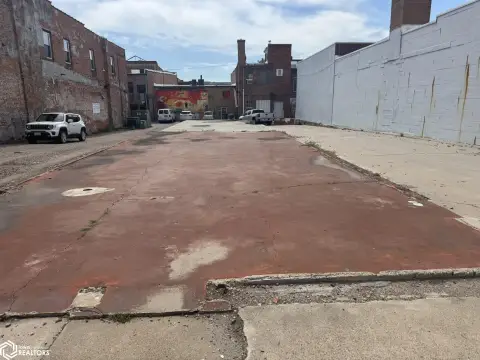Vacant Lot in Downtown Ottumwa