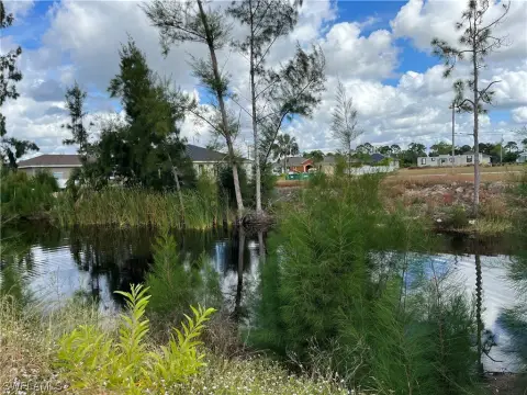 Cape Coral Freshwater Lot