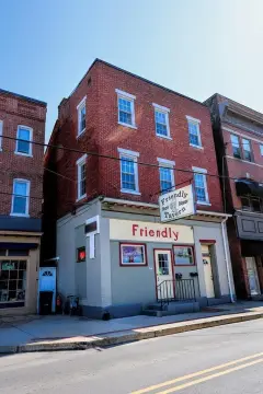 Established Tavern in Downtown Huntingdon