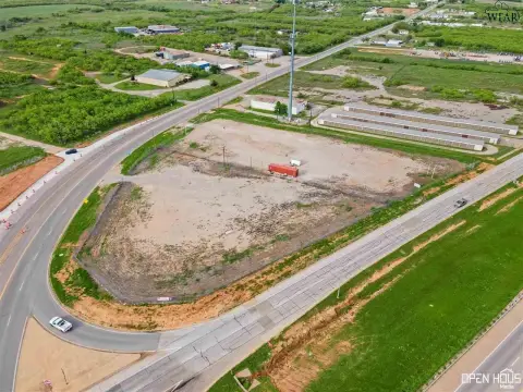 Commercial Pad Site with Dual Curb Cuts