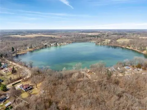 McCaslin Lake Waterfront Building Site