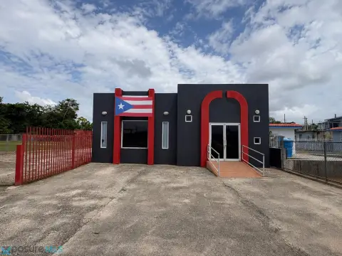Flex Space with Concrete Roof