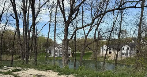 Waterfront Walk-Out Home Site