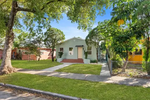 Hollywood Multifamily Property For Sale