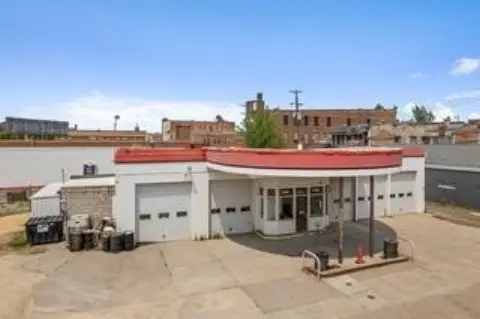 Gas Station with 5 Garage Stalls
