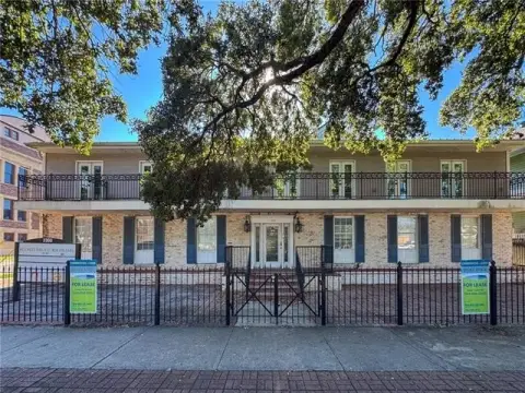 Ground-Floor Office Suite with Parking
