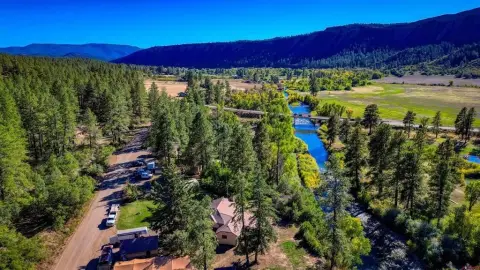 Thriving Mountain Retreat on Piedra River