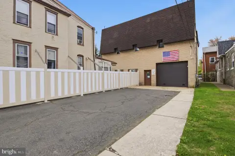 Versatile Warehouse in Collingdale, PA
