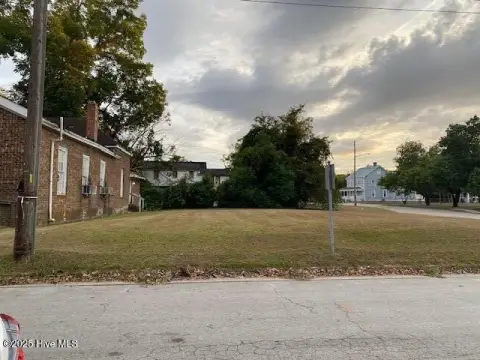 Corner Lot in Washington, NC