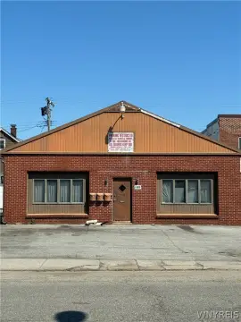 Kenmore Avenue Commercial Building