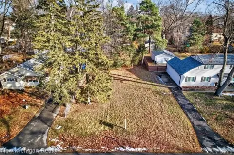 Buildable Lot Near Robinwood Park