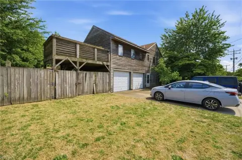 Norfolk Duplex Near the Beach