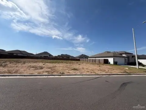 Residential Lot in Shary Estates