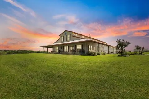 Texas Ranch with Barndominium and Shop