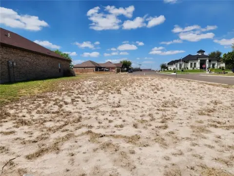 Residential Lot in Palmshores