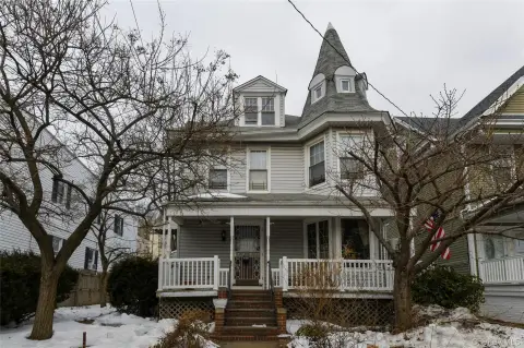 Victorian Multi-Family in Woodhaven