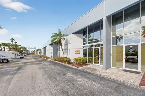 Flex Office/Warehouse Building