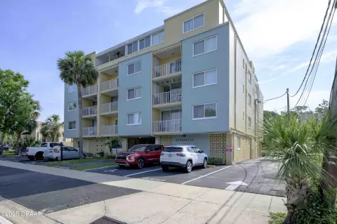 25-Unit Apartment Building