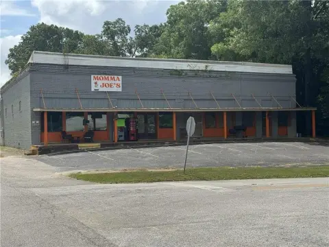 Valley, AL Commercial Building