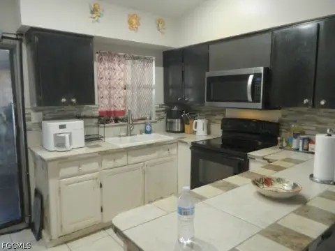 Duplex with Screened Lanais