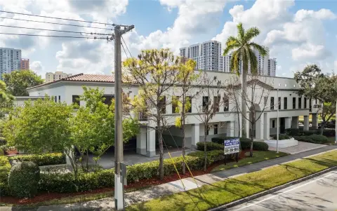 Meticulously Maintained Dadeland Office Building