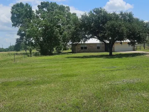 Brenham Farmhouse on Acreage