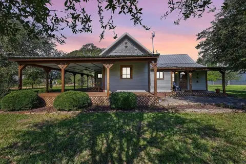 Farmhouse on Manicured Acreage