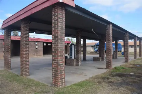 Four-Bay Car Wash with Office