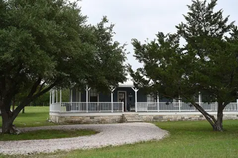 Carmine Farm with Historic Guesthouse