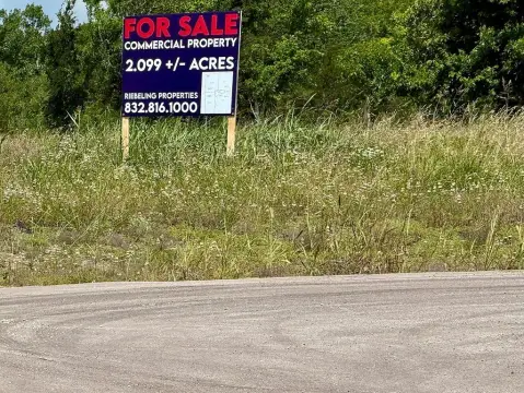 Commercial Land with Paved Cul-de-Sac Access