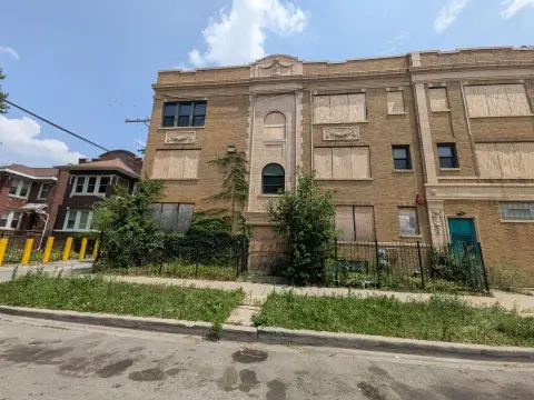 Mixed-Use Retail and Apartment Building