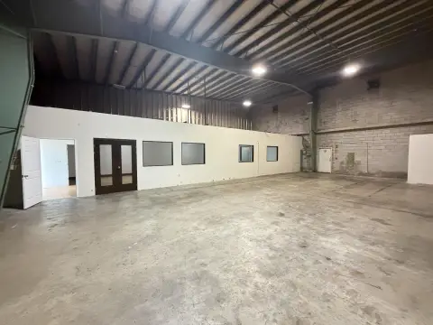 Flex Space with Warehouse Area