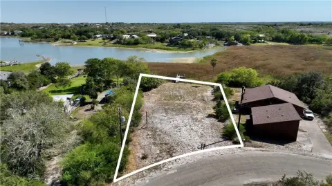 Residential Lot on Lake Corpus