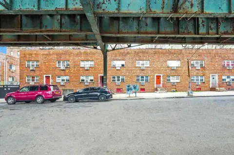 20-Unit Apartment Building