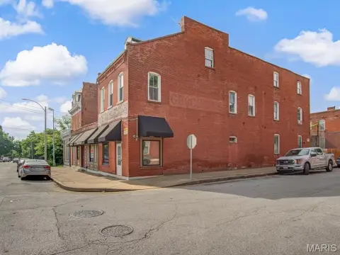 Historic Restaurant and Bar with Patio