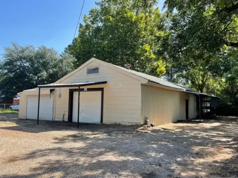 Paris Warehouse with Owner Financing