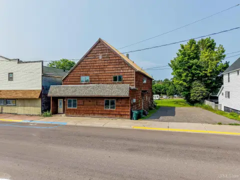 Six-Unit Apartment Building with Commercial Space