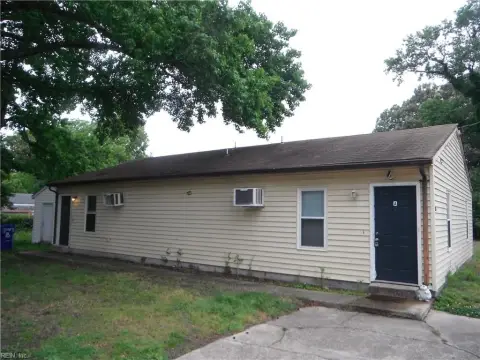 Bayview Duplexes Near Beach