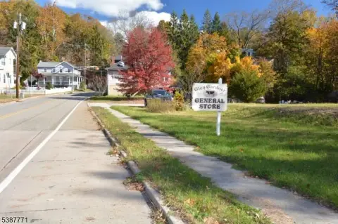 Turnkey Cafe with Apartment