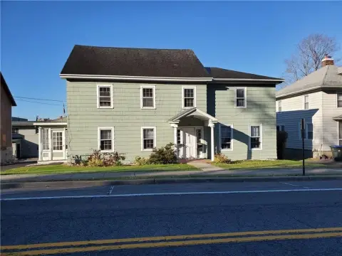 Remodeled Office Suite with Parking