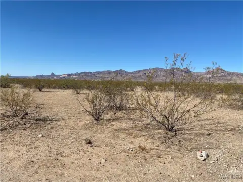 Acreage in Golden Valley, Arizona