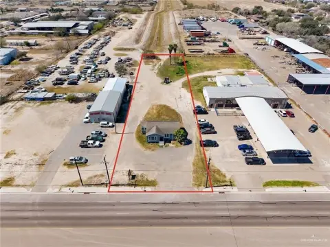 Palmview Commercial Property with Yard