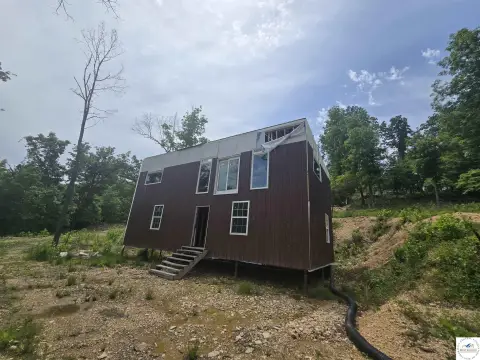 40 Acres with Cabin in Lebanon