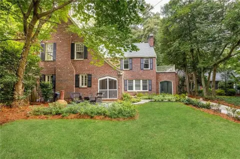 Attached Income Duplex Residence