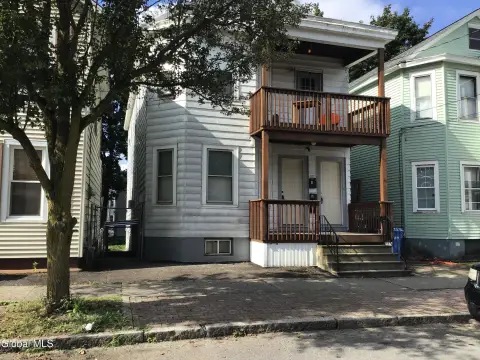 Triplex with Basement Entrance