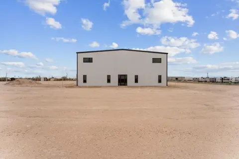 New Flex Facility with Office Space