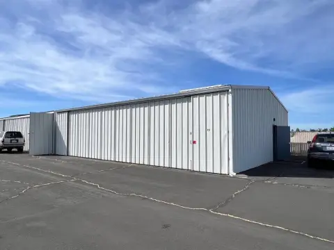 Auburn Airport Hangar with Power